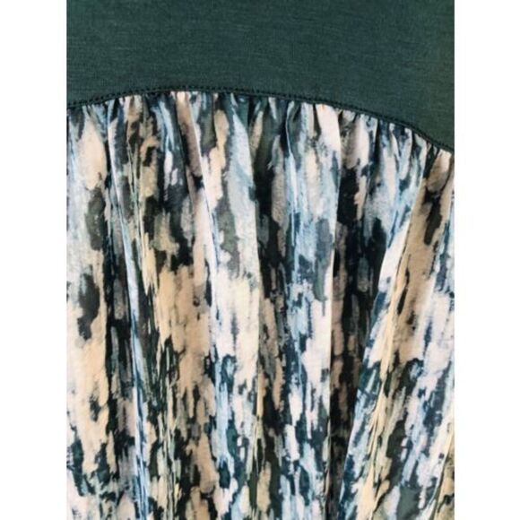 LOGO by Lori Goldstein Green V-Neck Button Front Tunic w/ Flowy Back Size Medium - Picture 6 of 7